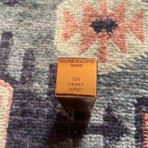 Yves Saint Laurent
Rouge Volupté Shine Lipstick Balm_ 154 Chestnut - Picture 2 of 2